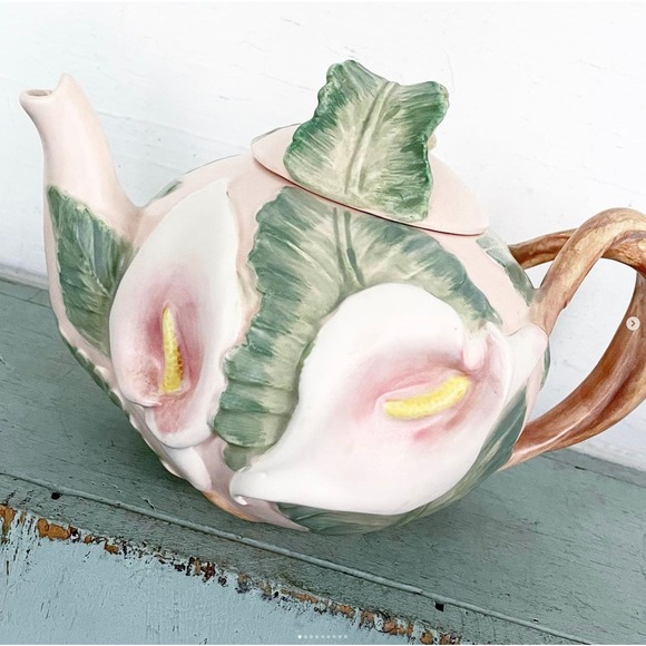 Vintage Teapot Calla Lily Fitz Floyd Emboss Hand-Painted Flower Japan 42oz 1987 - Picture 1 of 9